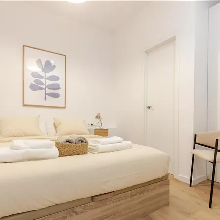 Unicas En La Rambla 3*