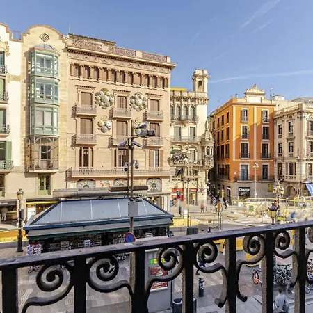 Unicas En La Rambla Barcelona